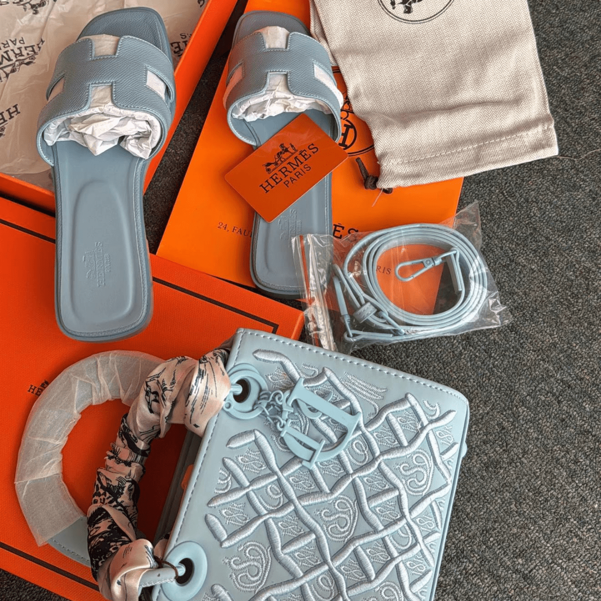 Hermès Oran Hellblau & Dior Lady D-Lite Blau Set