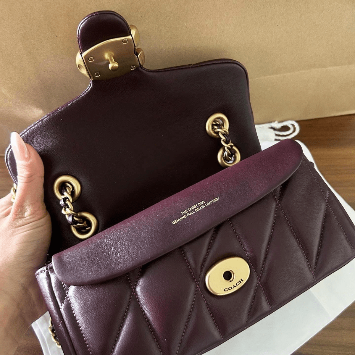 Coach Tabby Schultertasche 26 mit Steppung in Dunkelbraun