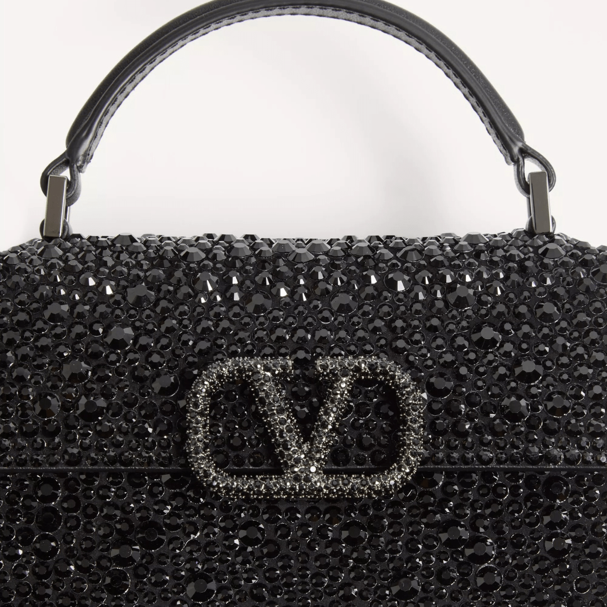Valentino Garavani – VSLING Mini Tasche mit Kristallen in Schwarz