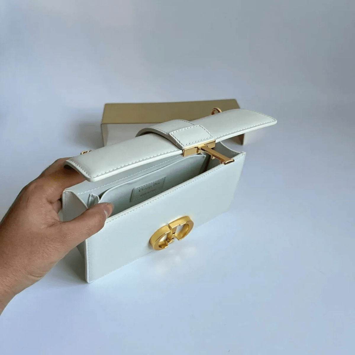 Dior 30 Montaigne East-West Tasche mit Kette