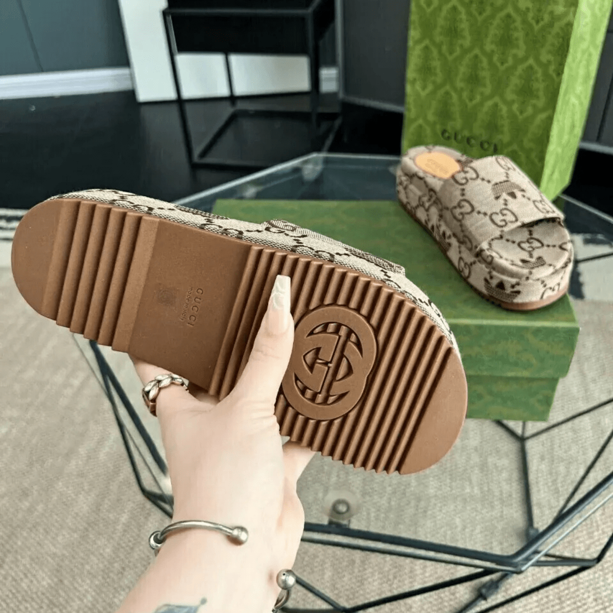 Gucci Dionysus Mini Tasche & Angelina Flache Sandalen Set – Beige Monogram