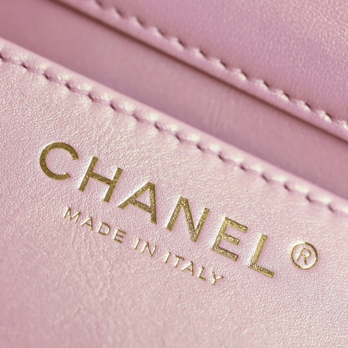 Chanel Classic Flap Mini Tasche – Pink Lammleder mit Gold-Hardware