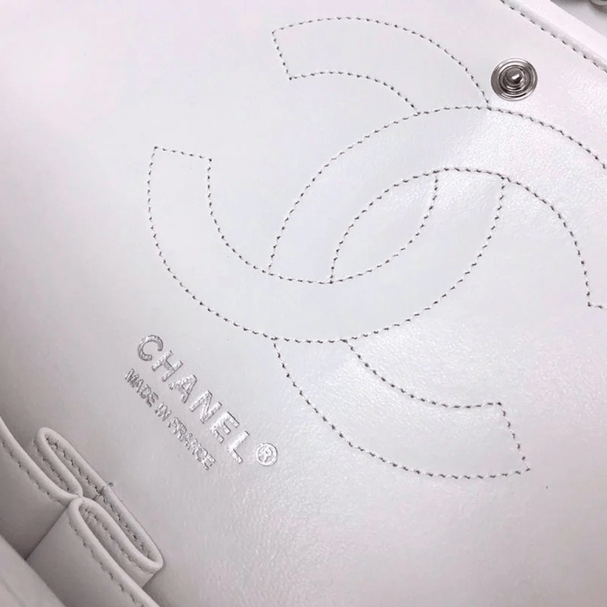 Chanel Classic Single Flap Tasche – Off White