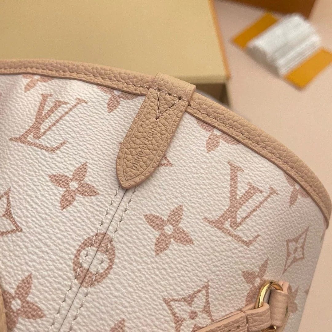Louis Vuitton – Neverfull Inside Out MM