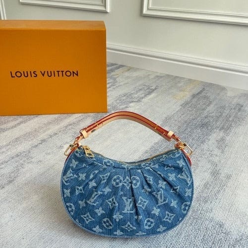 Pochette Valley by Louis Vuitton